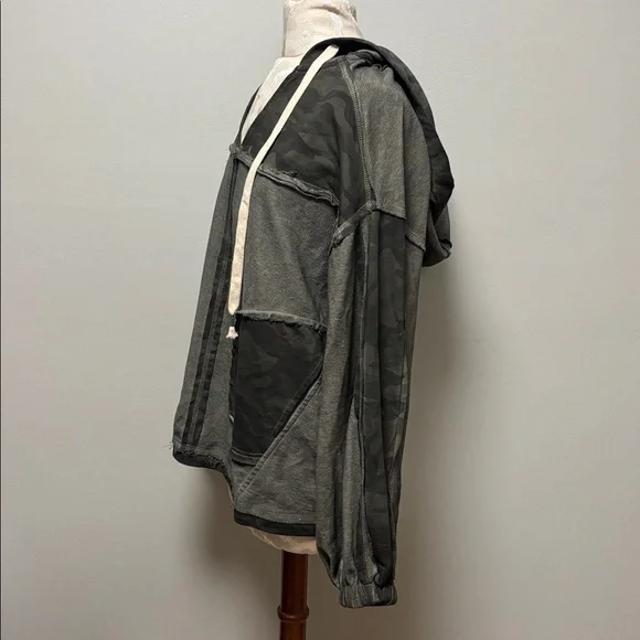 POL Camouflage Oversized Hoodie - Picture 3 of 8